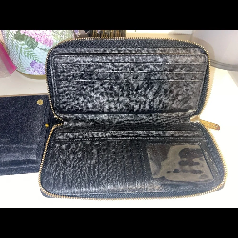 Michael Kors Wallet - Picture 3 of 3